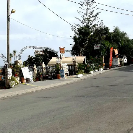 דירה Sea Breeze Beach *